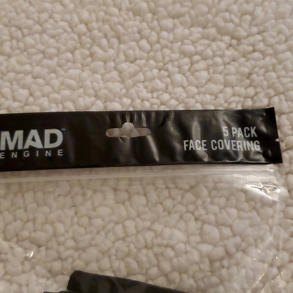 NEW "I Love The 90s" 5pk Face Coverings with Five Different Designs 550 - Picture 3 of 5